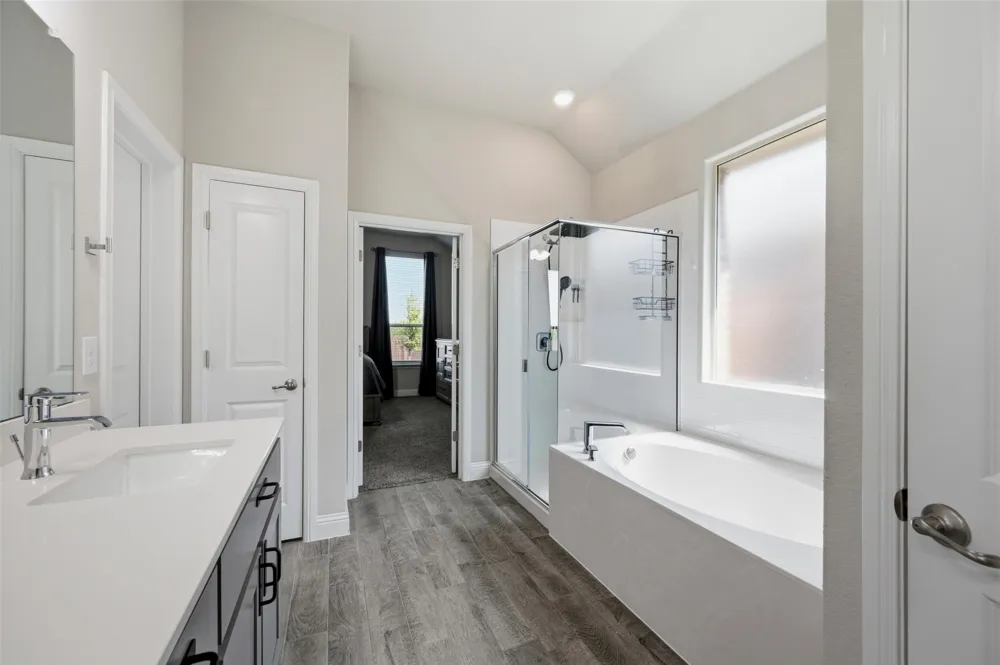 1303 Deer Hollow Drive Arlington, TX 76002