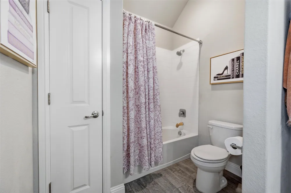 1303 Deer Hollow Drive Arlington, TX 76002