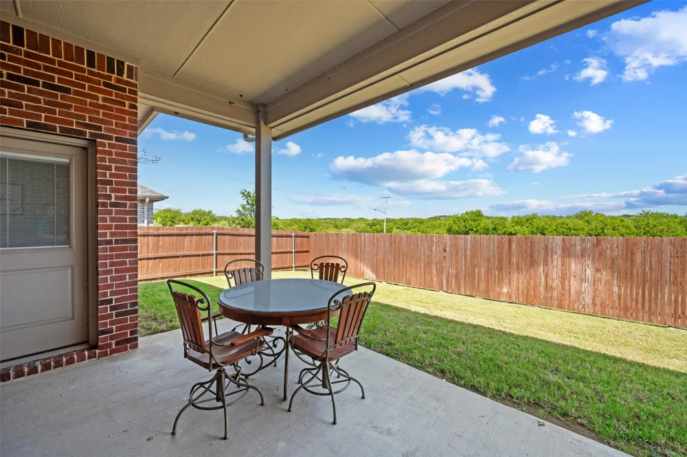 1303 Deer Hollow Drive Arlington, TX 76002
