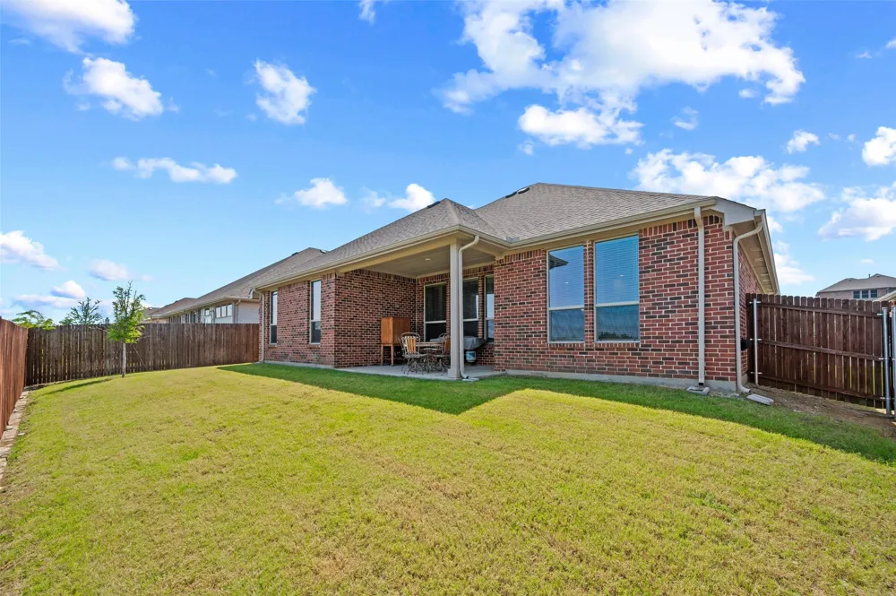 1303 Deer Hollow Drive Arlington, TX 76002