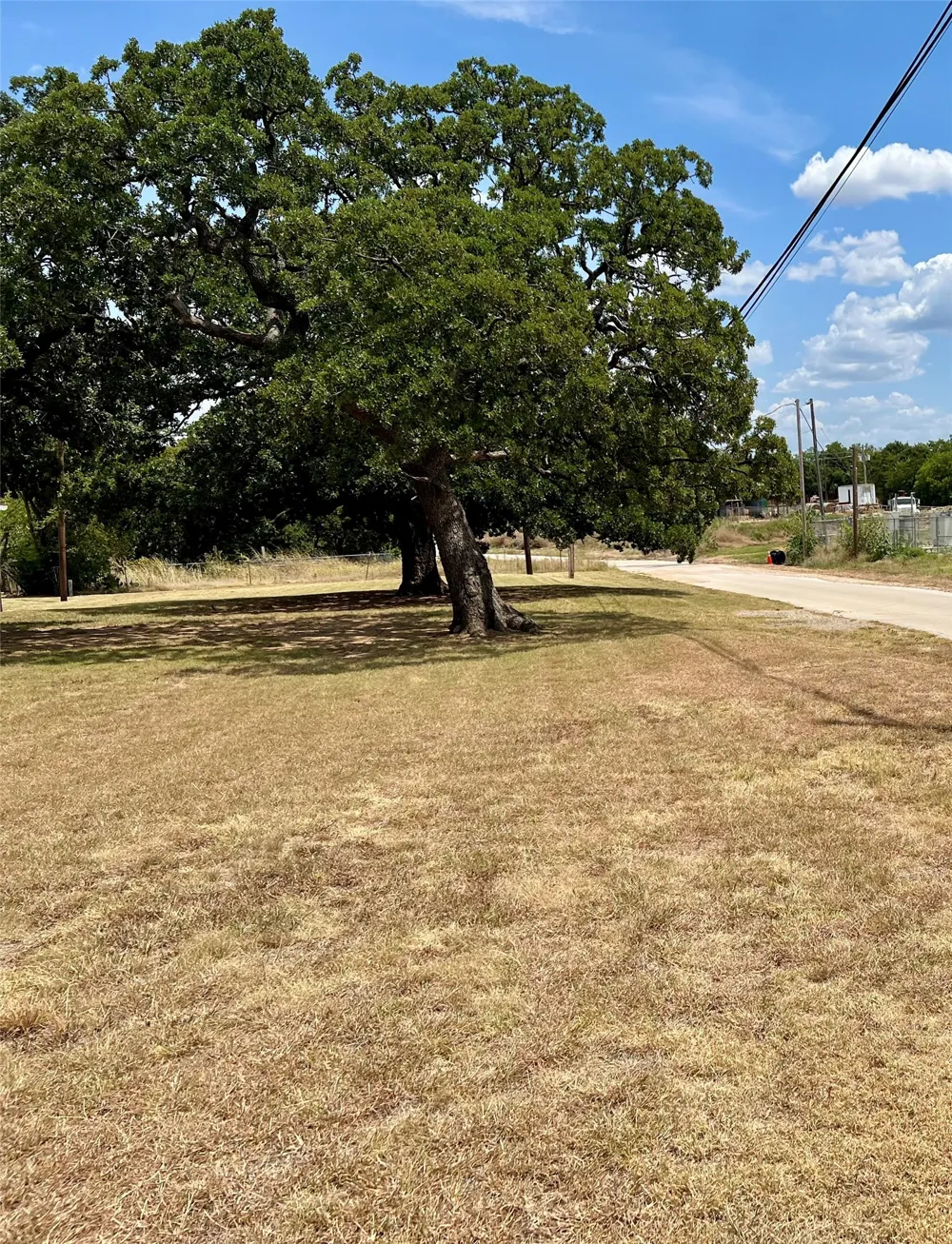 610 W Oak Street Nocona, TX 76255
