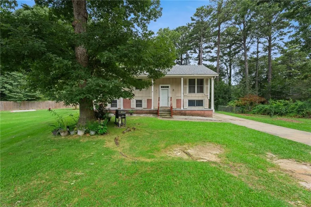 1140 Pineglen Drive Riverdale, GA 30296