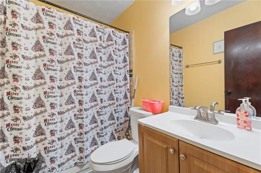 1140 Pineglen Drive Riverdale, GA 30296
