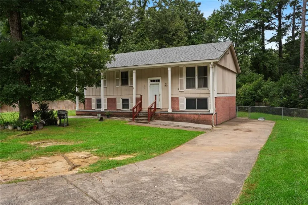 1140 Pineglen Drive Riverdale, GA 30296