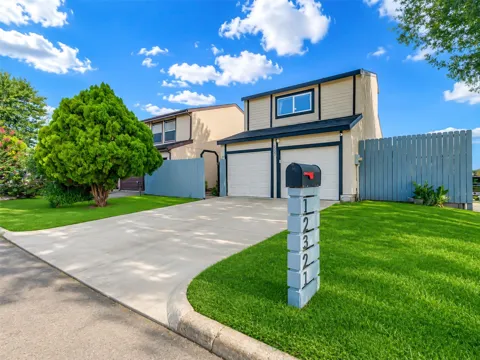 12321 Corona Lane