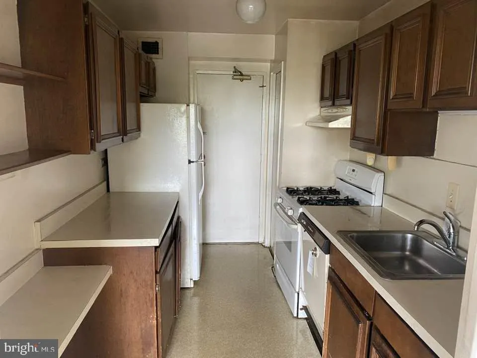 1900 LYTTONSVILLE ROAD #914 Silver Spring, MD 20910