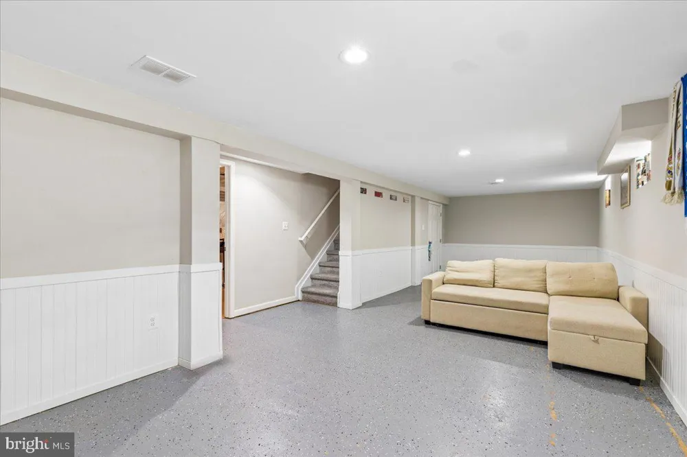 6307 EASTERN PARKWAY Baltimore, MD 21214