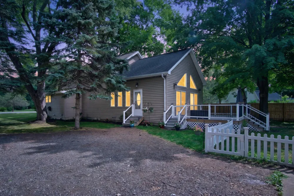 1113 Napoleon Road Jackson, MI 49201