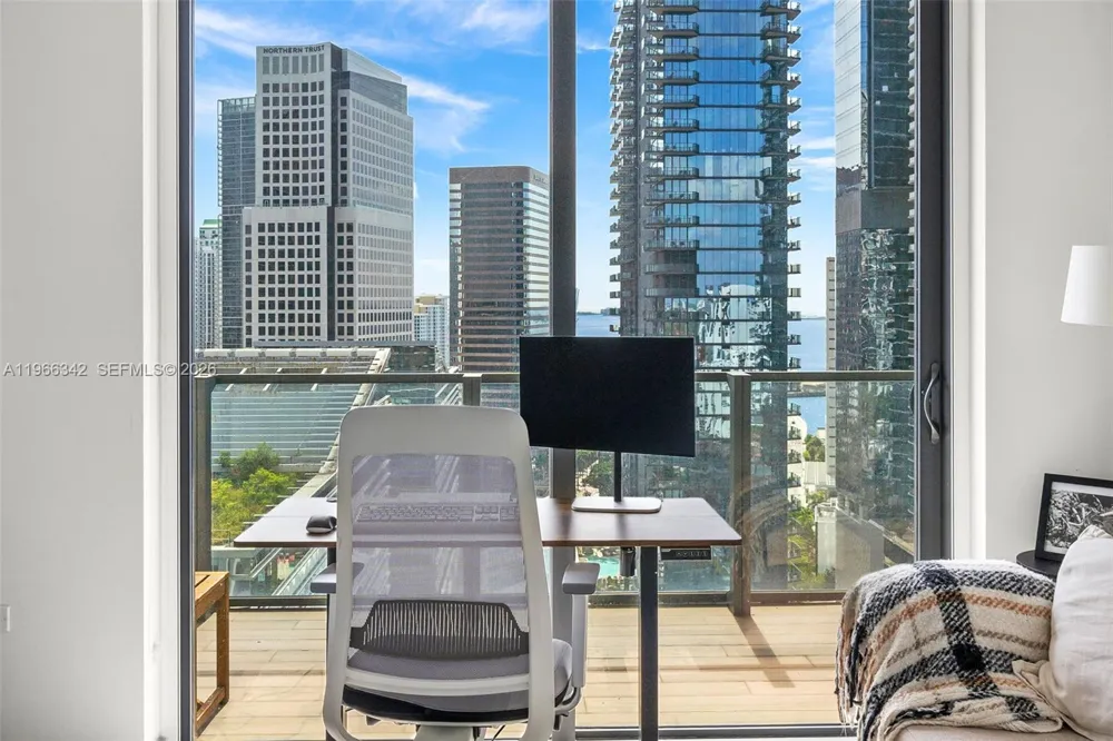 88 SW 7th St #2105 Miami, FL 33130