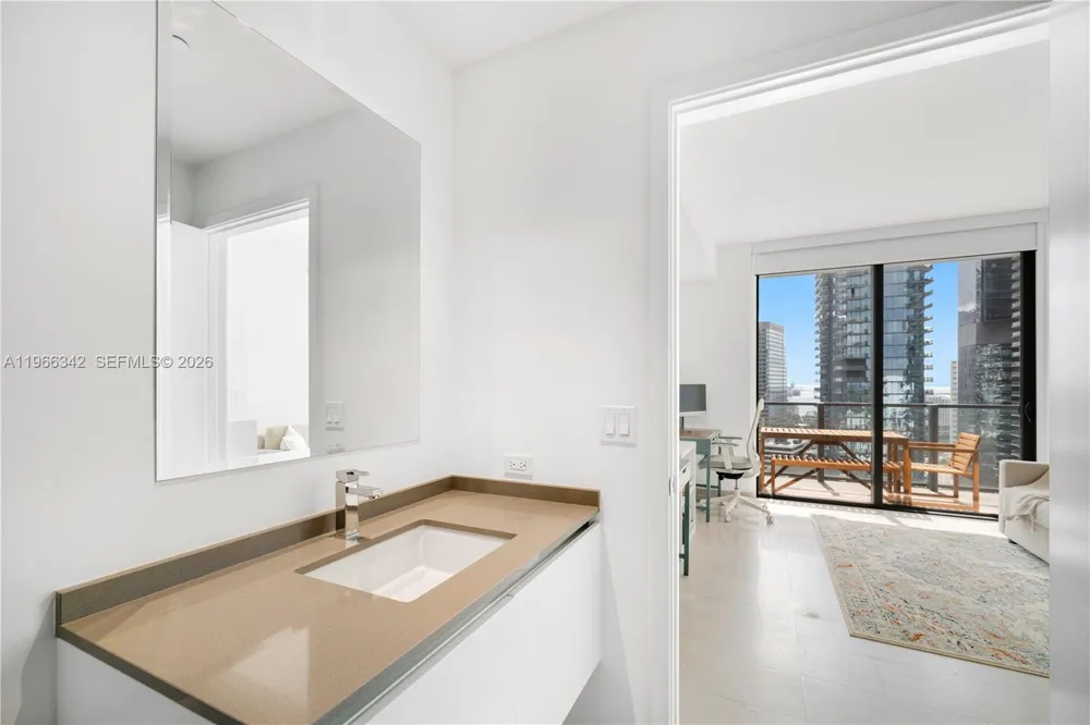 88 SW 7th St #2105 Miami, FL 33130