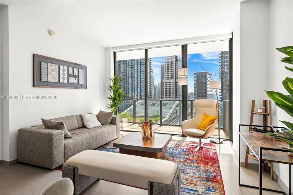88 SW 7th St #2105 Miami, FL 33130