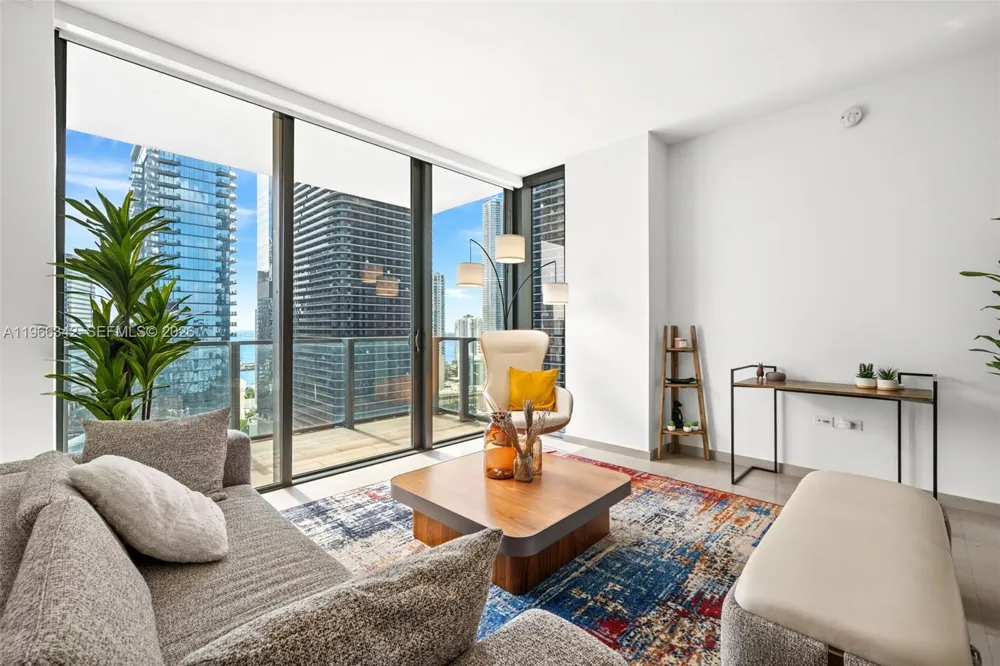88 SW 7th St #2105 Miami, FL 33130