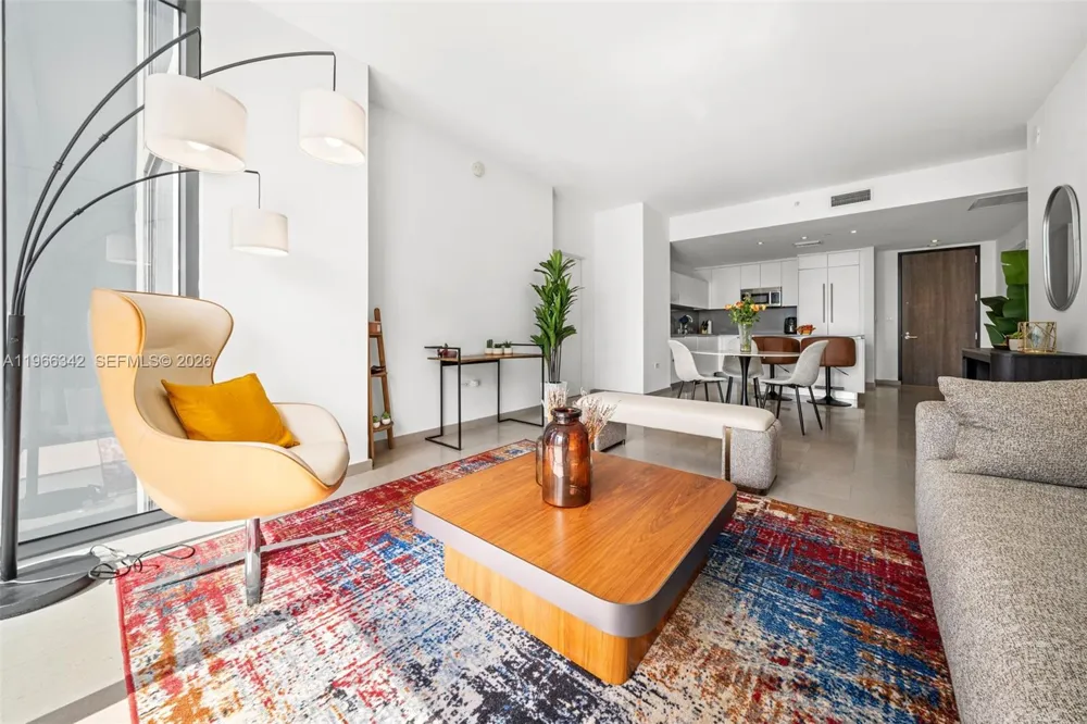 88 SW 7th St #2105 Miami, FL 33130