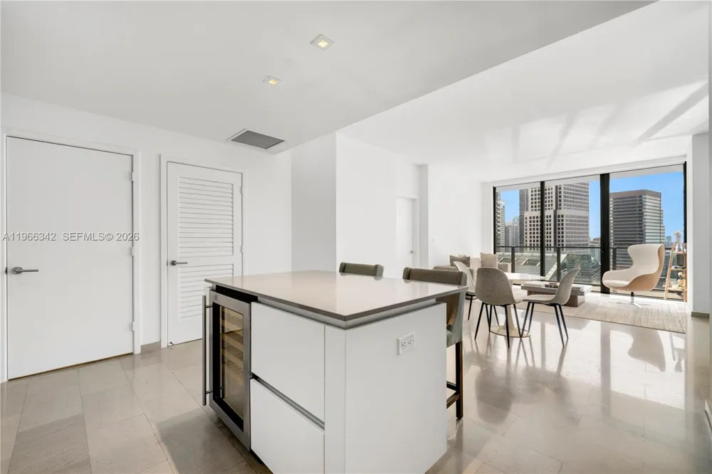 88 SW 7th St #2105 Miami, FL 33130
