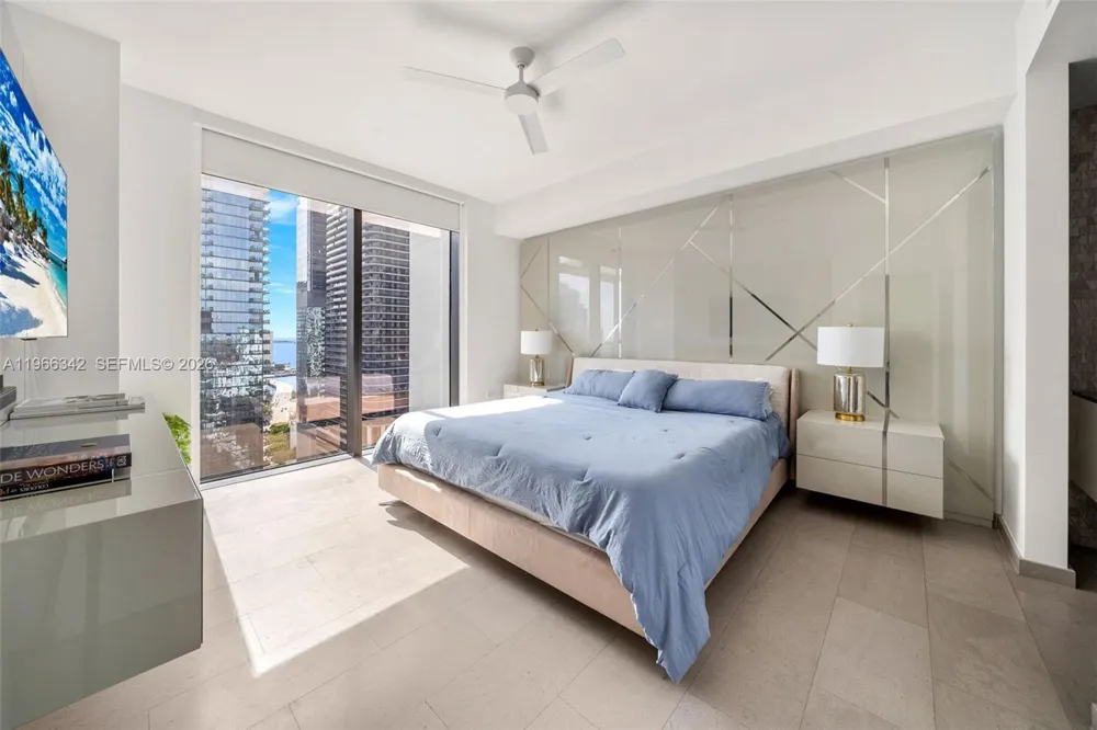 88 SW 7th St #2105 Miami, FL 33130