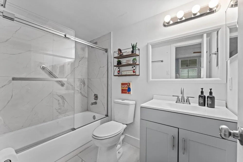 910 Dogwood Drive #444 Delray Beach, FL 33483