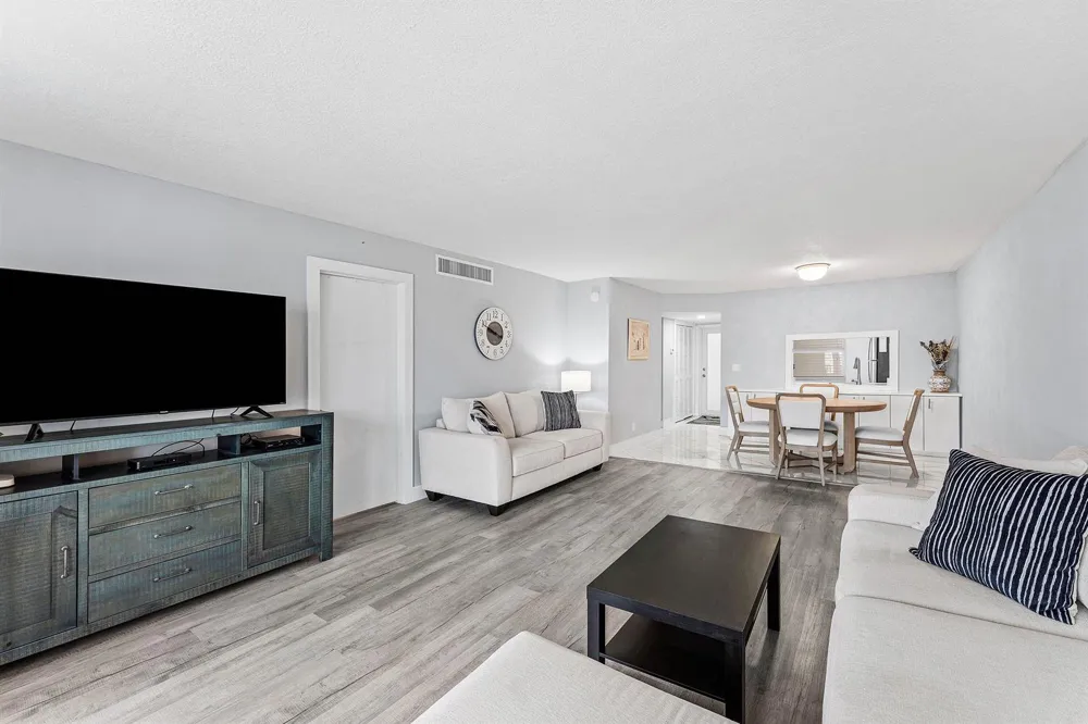 910 Dogwood Drive #444 Delray Beach, FL 33483