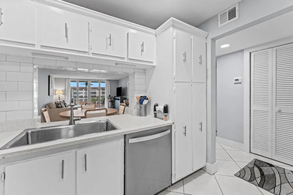 910 Dogwood Drive #444 Delray Beach, FL 33483