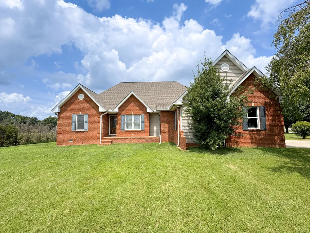 6606 Highway 52 W Lafayette, TN 37083