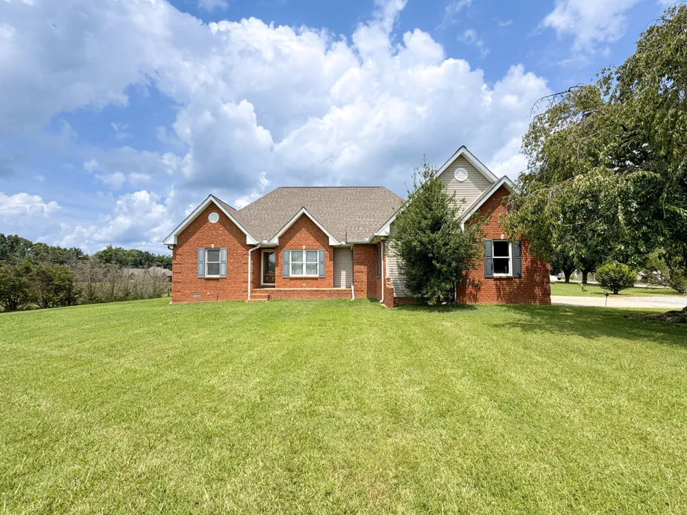 6606 Highway 52 W Lafayette, TN 37083
