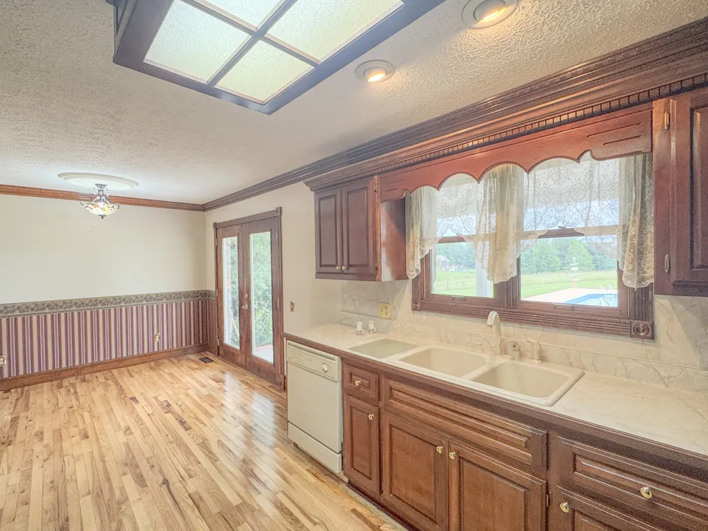 6606 Highway 52 W Lafayette, TN 37083