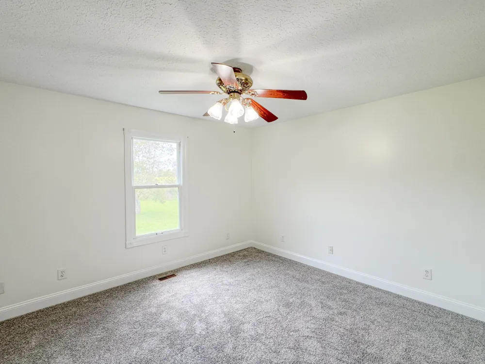 6606 Highway 52 W Lafayette, TN 37083