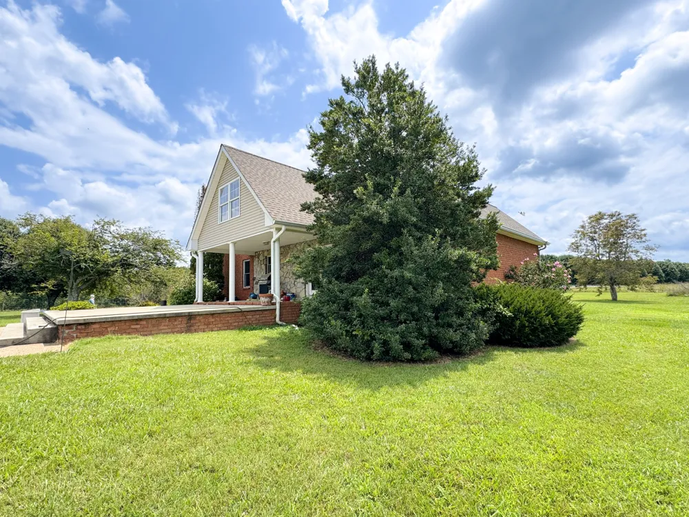 6606 Highway 52 W Lafayette, TN 37083