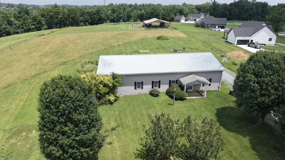 6606 Highway 52 W Lafayette, TN 37083