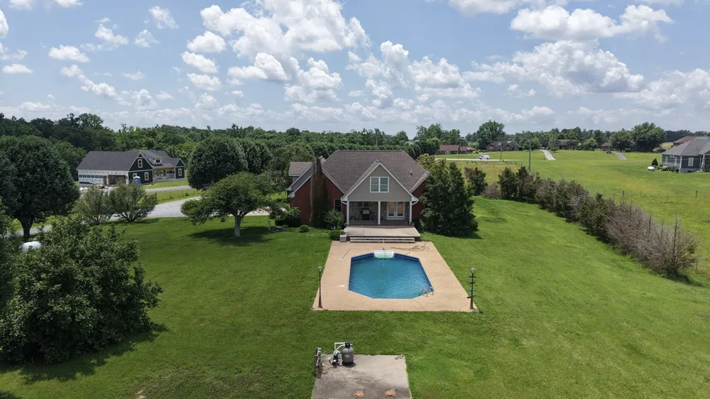 6606 Highway 52 W Lafayette, TN 37083