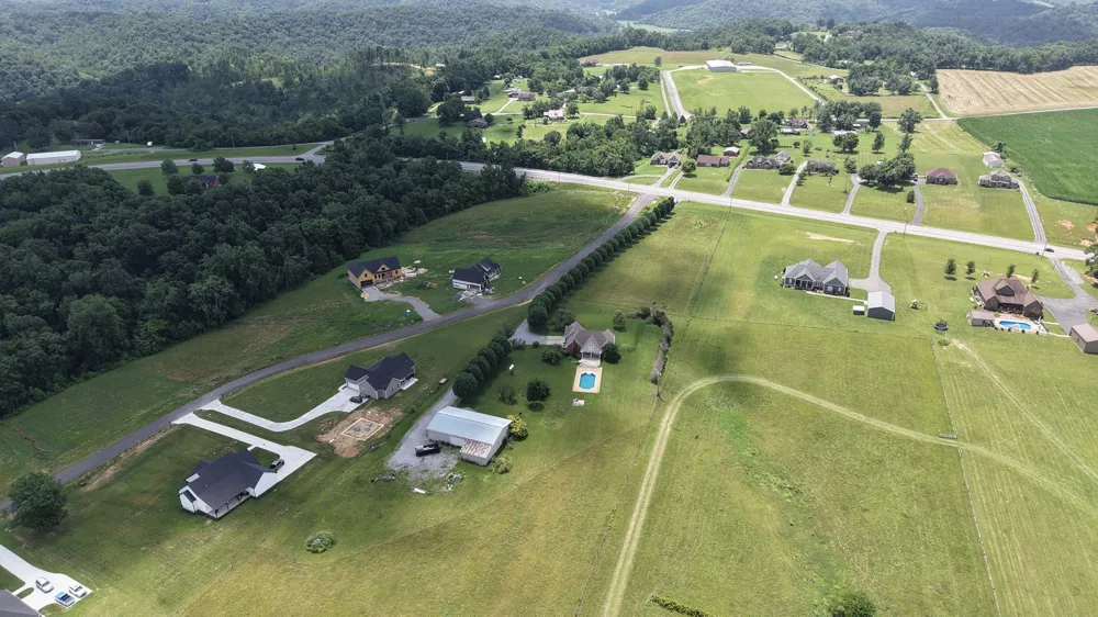 6606 Highway 52 W Lafayette, TN 37083