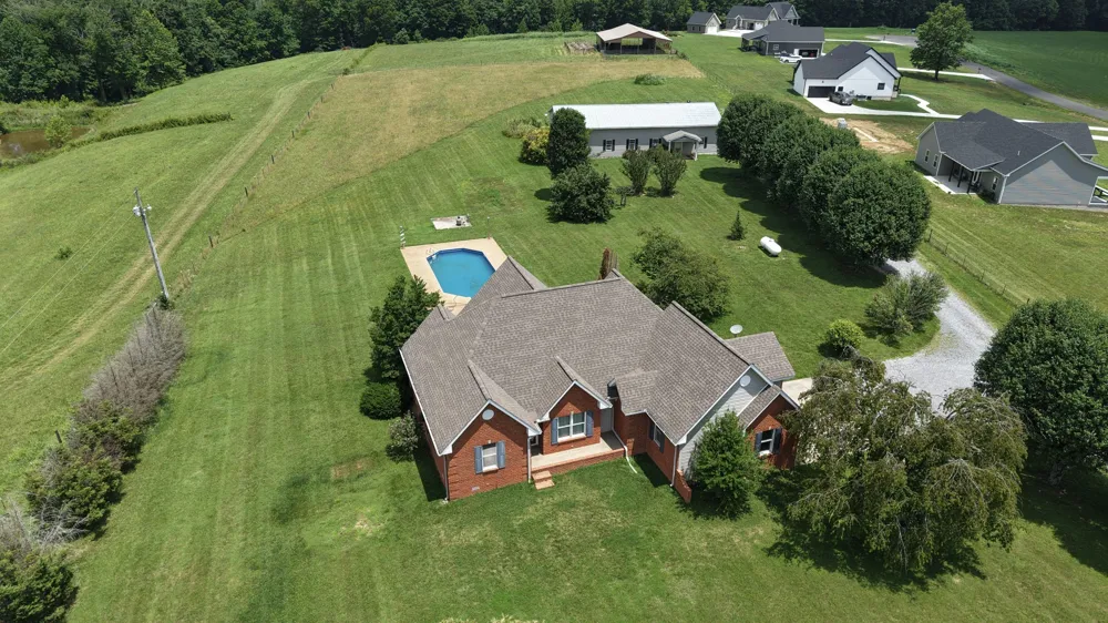 6606 Highway 52 W Lafayette, TN 37083