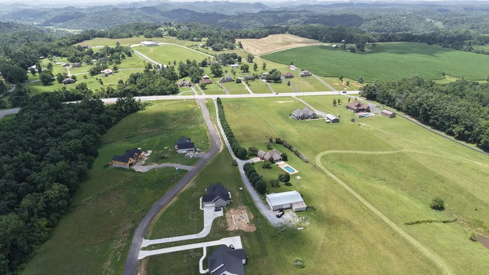 6606 Highway 52 W Lafayette, TN 37083