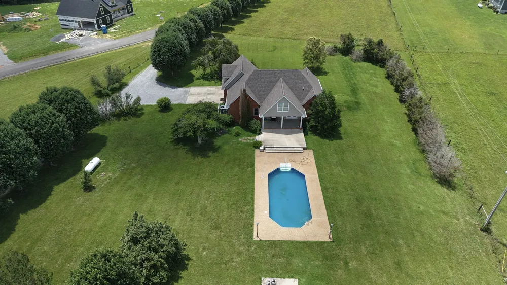 6606 Highway 52 W Lafayette, TN 37083
