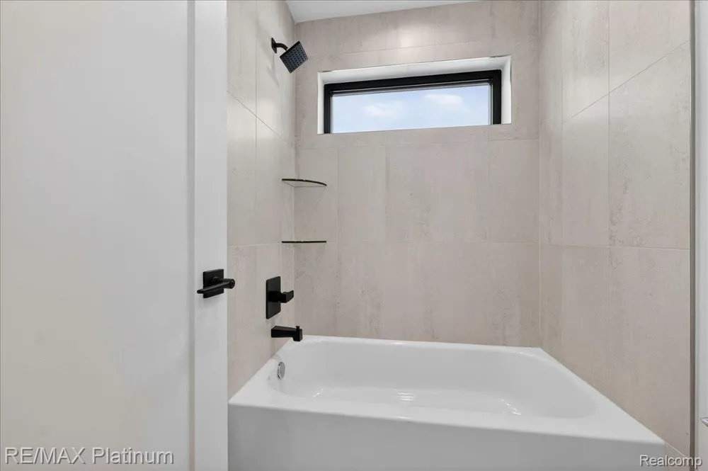 1309 Walloon Way Orion Charter Township, MI 48360