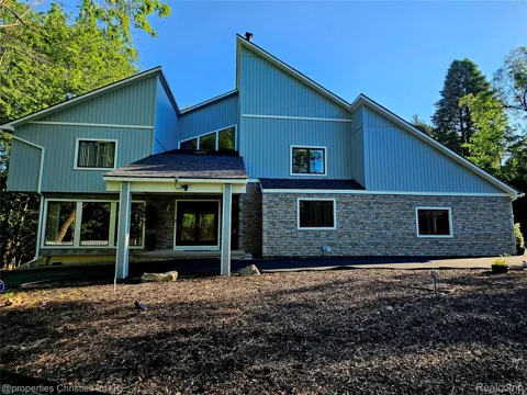 1830 Lone Pine Road