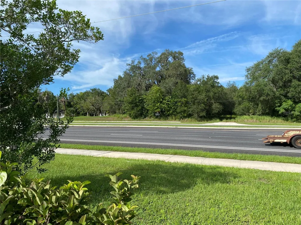524 S HIGHWAY 27/441 Lady Lake, FL 32159