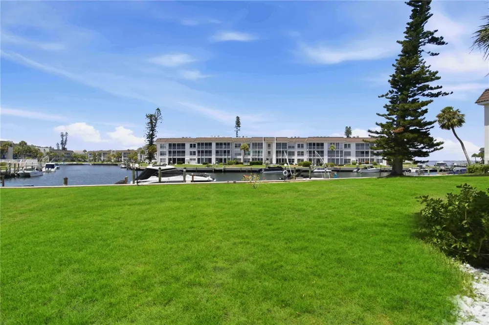4340 FALMOUTH DRIVE #104 Longboat Key, FL 34228