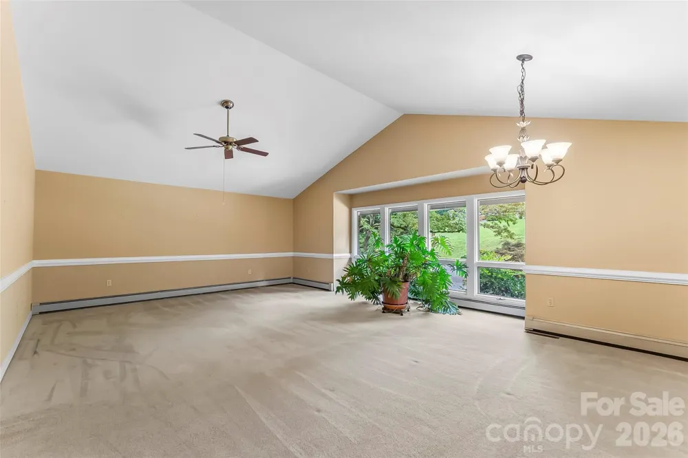 60 Monte Vista Drive Waynesville, NC 28786