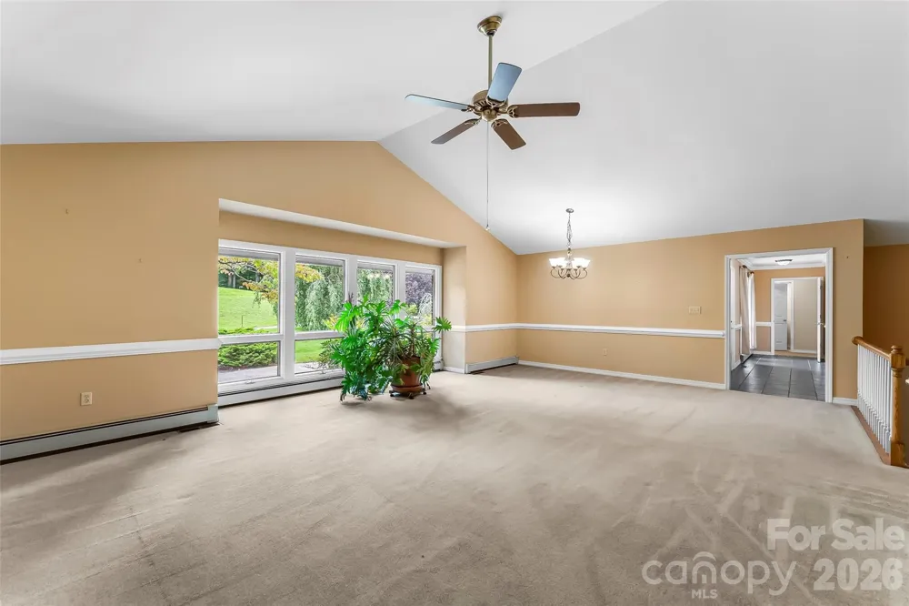 60 Monte Vista Drive Waynesville, NC 28786