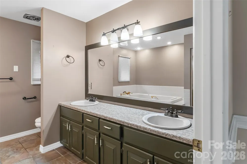 60 Monte Vista Drive Waynesville, NC 28786