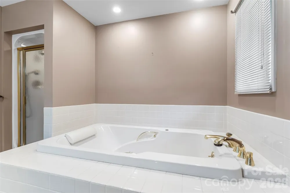 60 Monte Vista Drive Waynesville, NC 28786