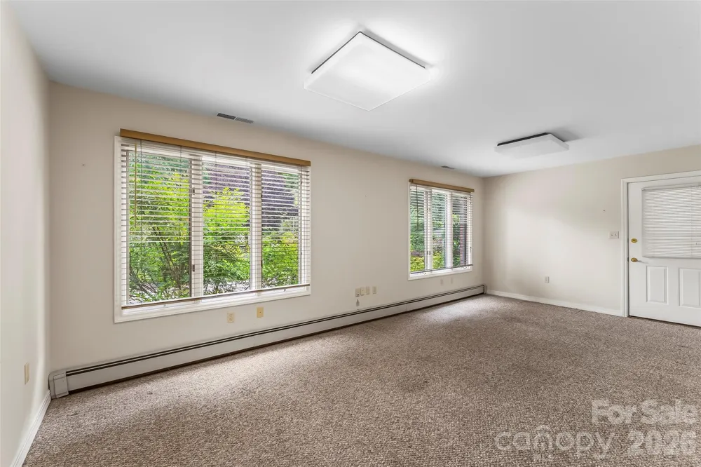 60 Monte Vista Drive Waynesville, NC 28786