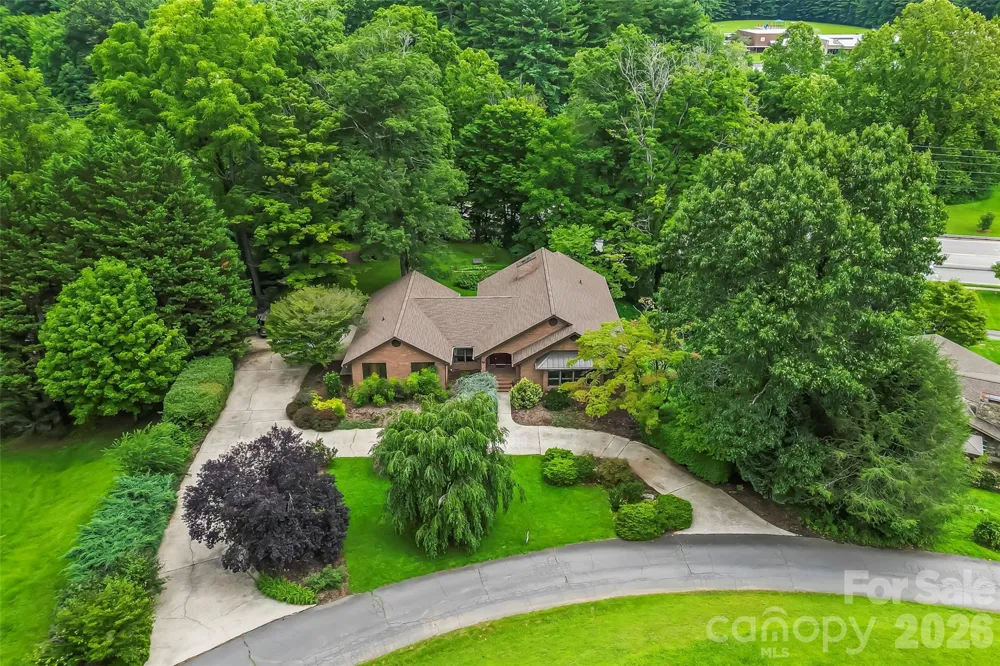 60 Monte Vista Drive Waynesville, NC 28786