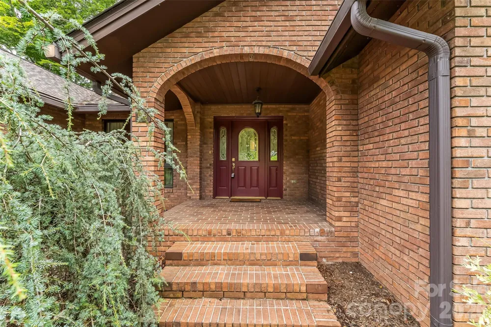60 Monte Vista Drive Waynesville, NC 28786
