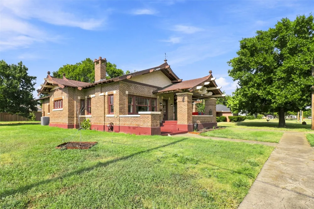 701 Pecan Street Honey Grove, TX 75446