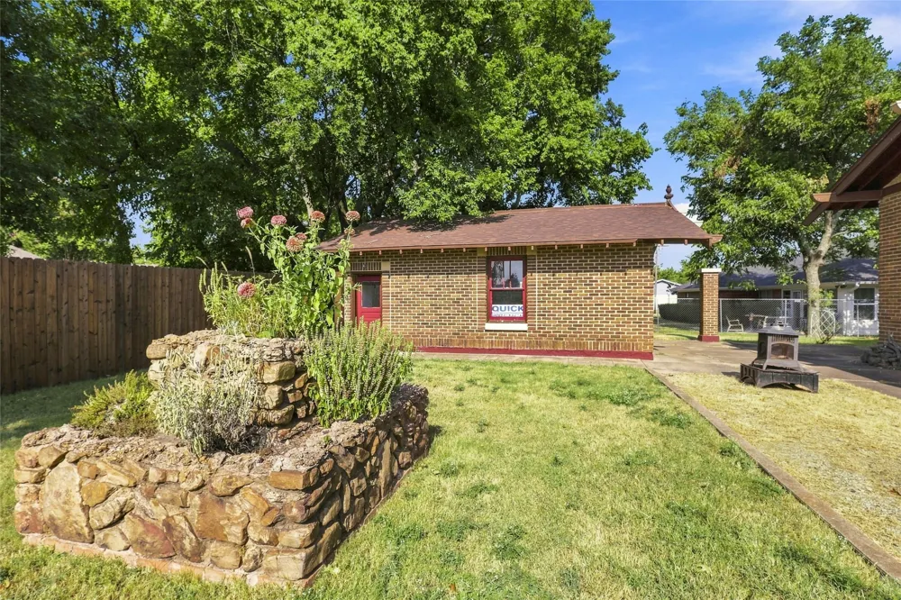 701 Pecan Street Honey Grove, TX 75446