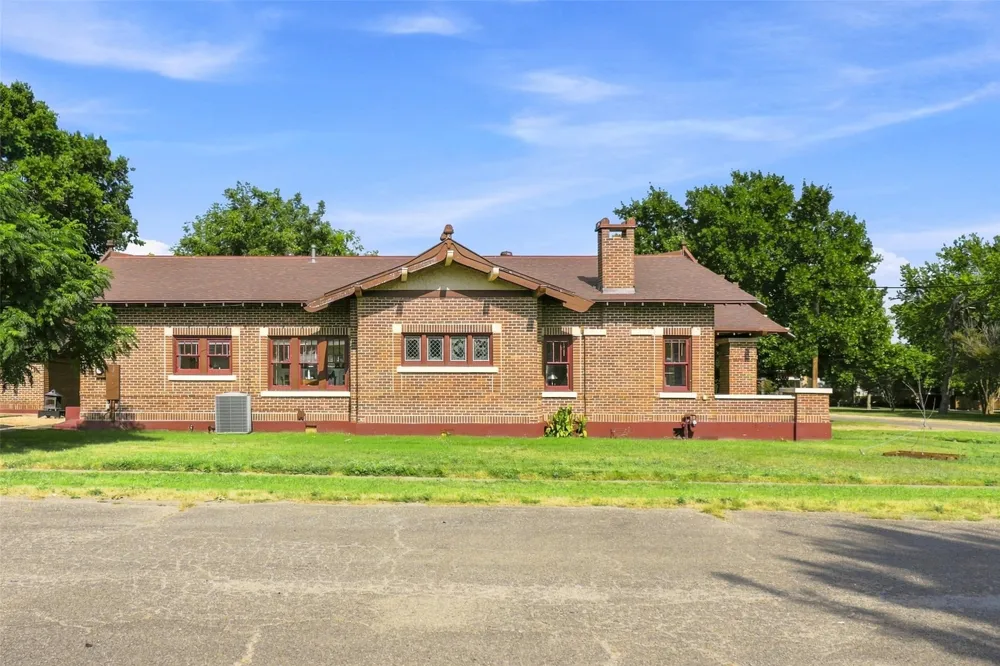 701 Pecan Street Honey Grove, TX 75446