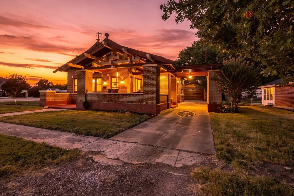 701 Pecan Street Honey Grove, TX 75446