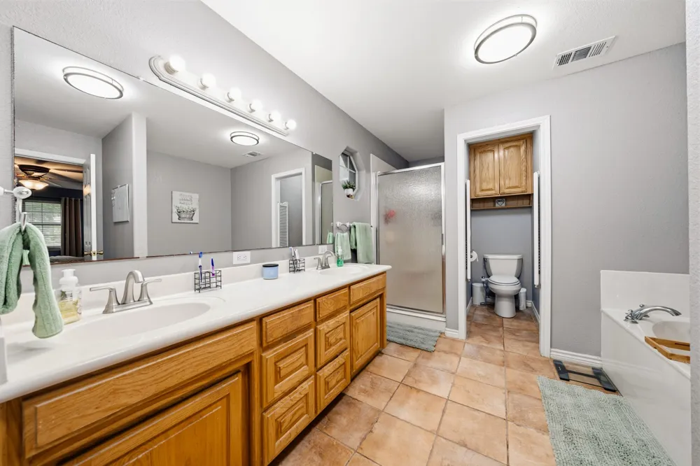 900 E Chad Street Whitney, TX 76692