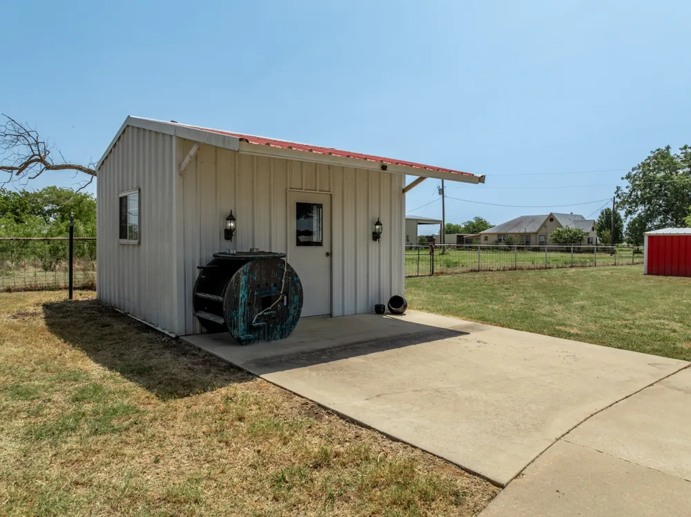 900 E Chad Street Whitney, TX 76692